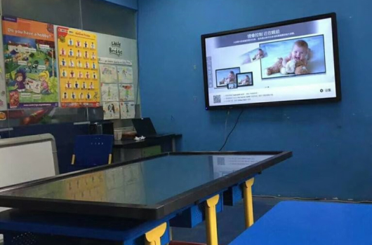 越来越多的企业选择大尺寸多媒体触摸一体机